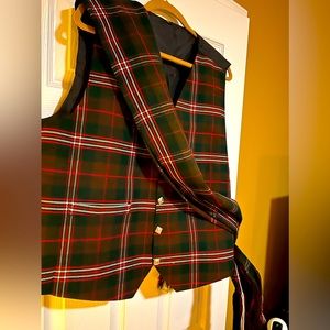 Men’s Scottish Highland dress Scott Hunting Modern Tartan kilt, vest and sash